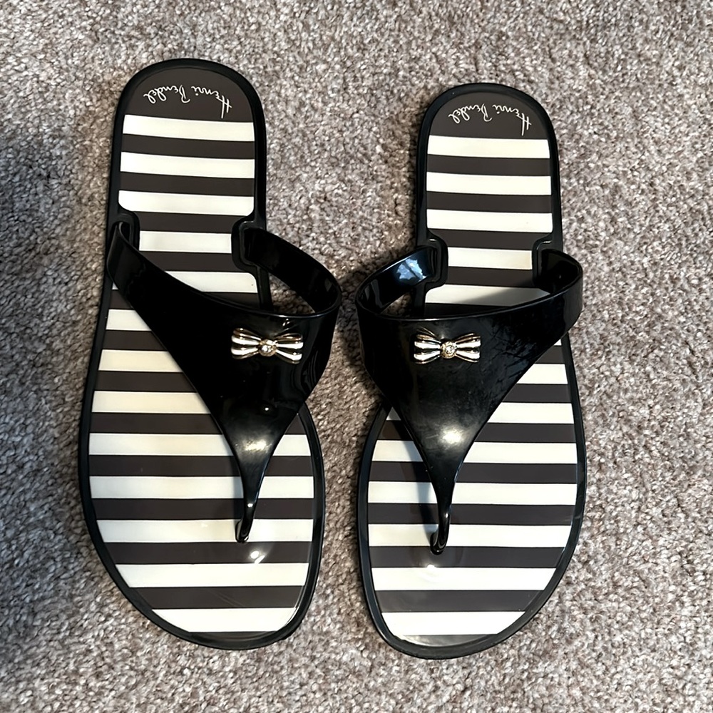 Henri Bendel sandals